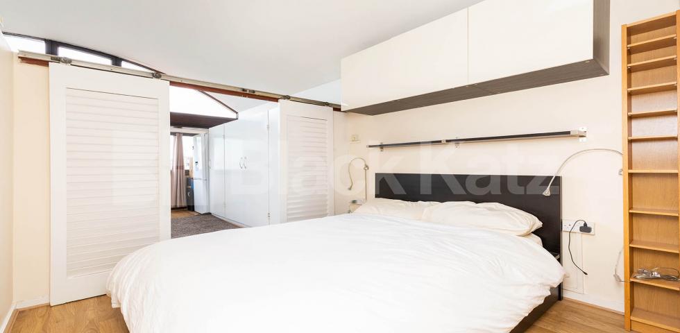 			Studio Apartment, 1 bath, 1 reception Apartment			 Golden Lane Estate , Barbican